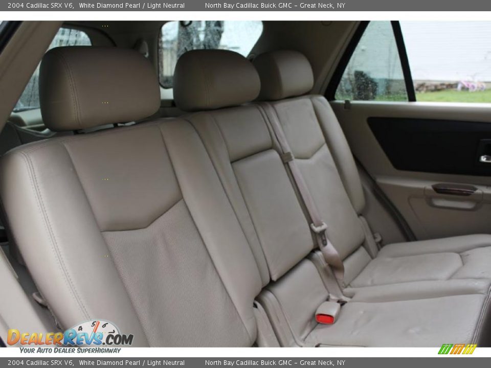 Light Neutral Interior - 2004 Cadillac SRX V6 Photo #20