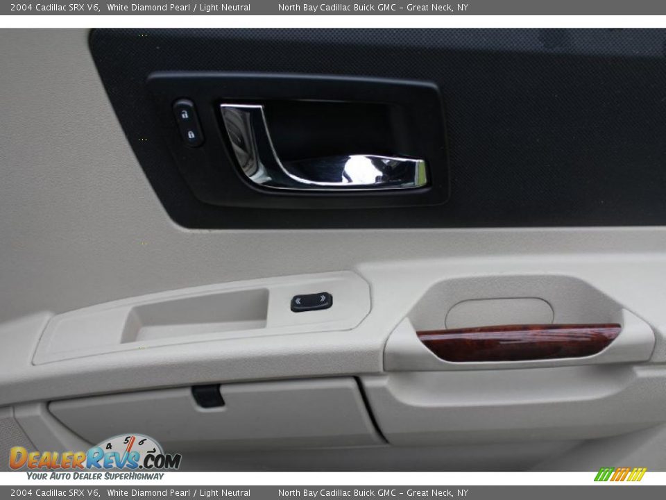 2004 Cadillac SRX V6 White Diamond Pearl / Light Neutral Photo #21