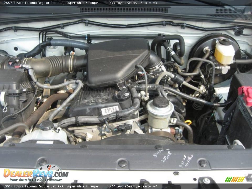 2007 Toyota Tacoma Regular Cab 4x4 Super White / Taupe Photo #17