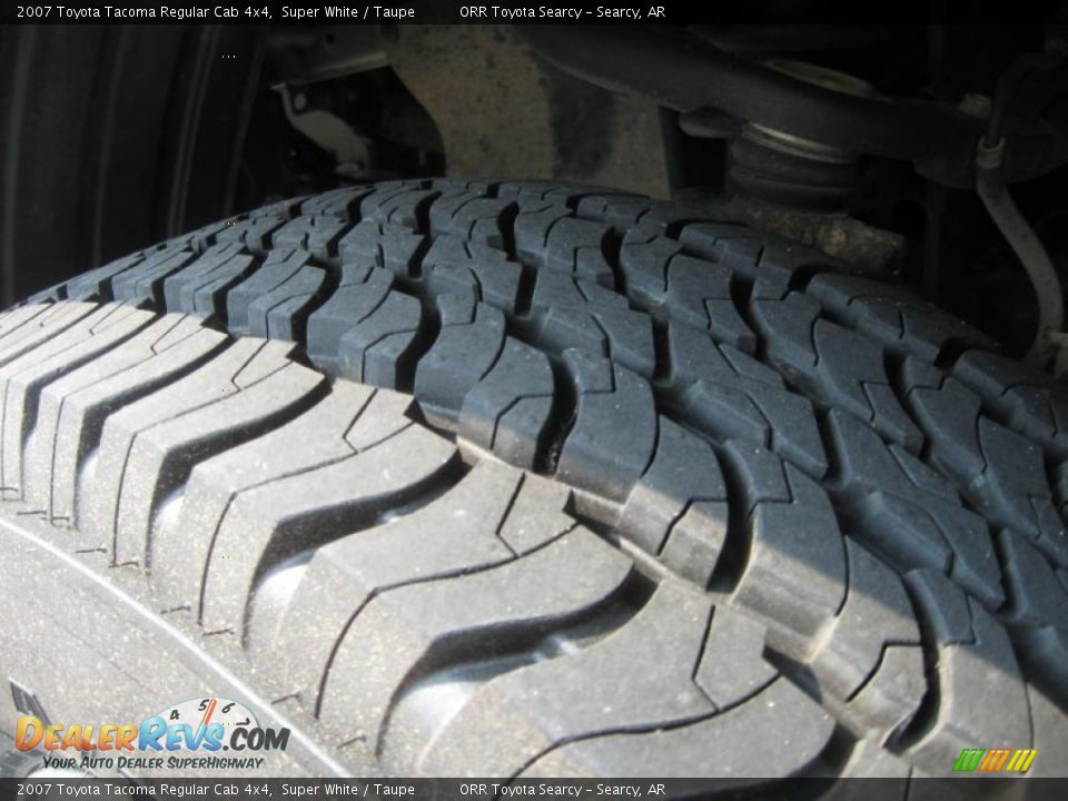 2007 Toyota Tacoma Regular Cab 4x4 Super White / Taupe Photo #22
