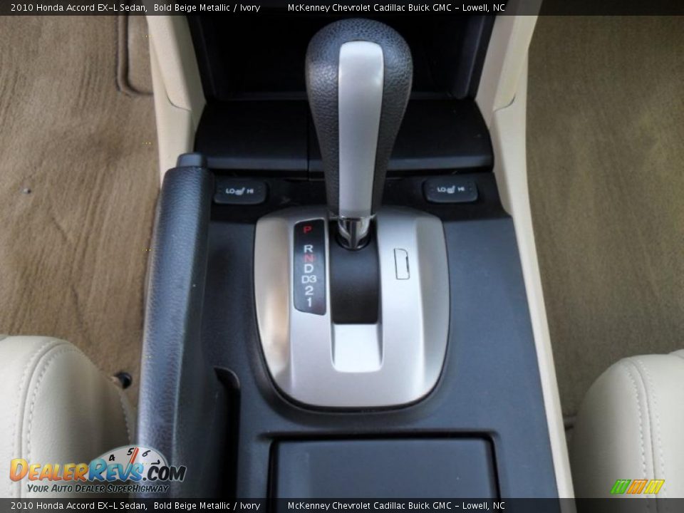 2010 Honda Accord EX-L Sedan Bold Beige Metallic / Ivory Photo #11