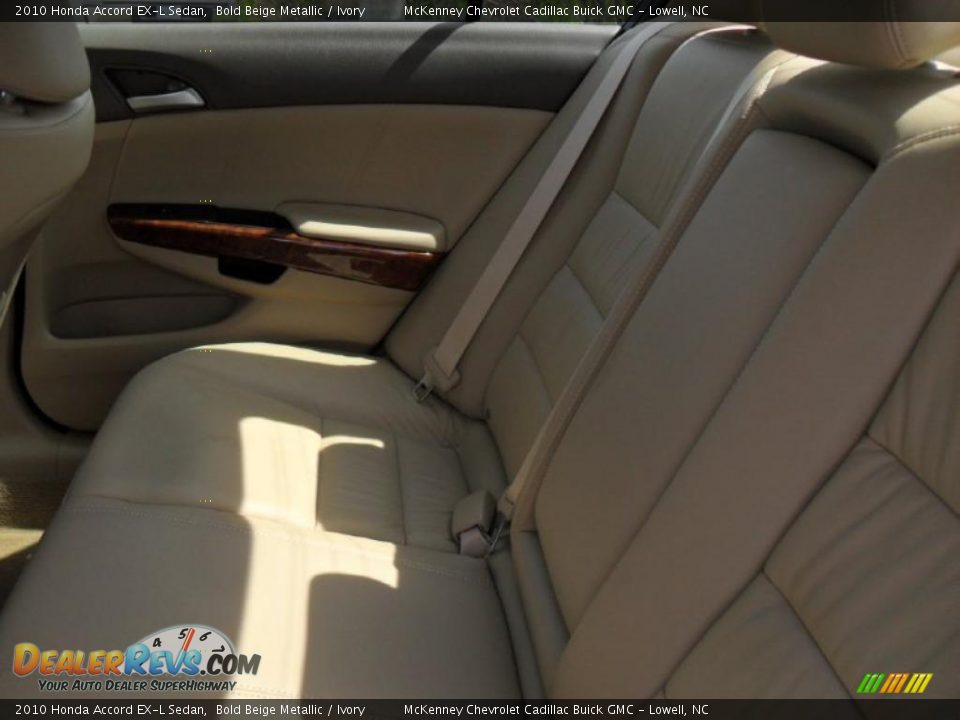 2010 Honda Accord EX-L Sedan Bold Beige Metallic / Ivory Photo #15