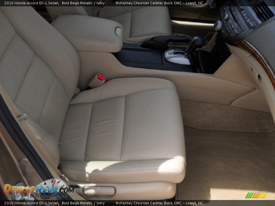 2010 Honda Accord EX-L Sedan Bold Beige Metallic / Ivory Photo #20