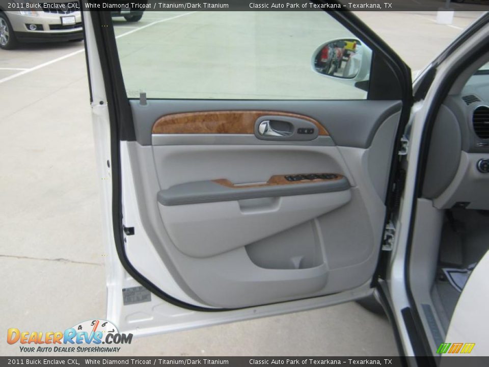 2011 Buick Enclave CXL White Diamond Tricoat / Titanium/Dark Titanium Photo #17