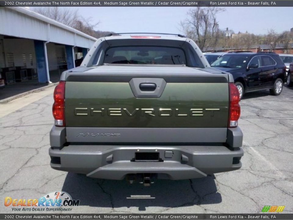 2002 Chevrolet Avalanche The North Face Edition 4x4 Medium Sage Green Metallic / Cedar Green/Graphite Photo #3