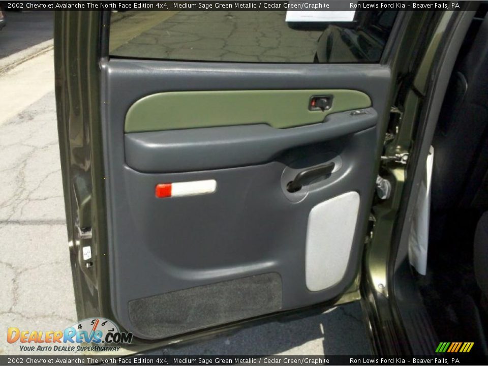 Door Panel of 2002 Chevrolet Avalanche The North Face Edition 4x4 Photo #10