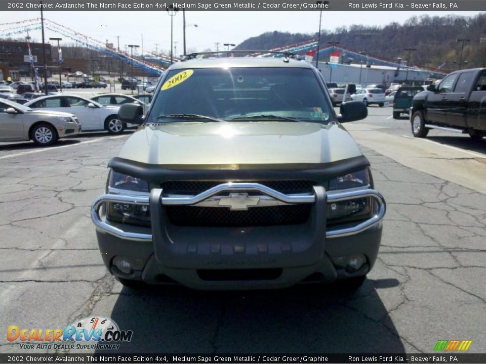 2002 Chevrolet Avalanche The North Face Edition 4x4 Medium Sage Green Metallic / Cedar Green/Graphite Photo #17