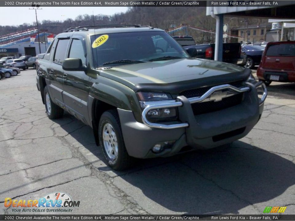2002 Chevrolet Avalanche The North Face Edition 4x4 Medium Sage Green Metallic / Cedar Green/Graphite Photo #18