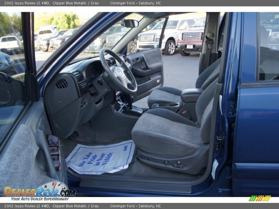 Gray Interior - 2002 Isuzu Rodeo LS 4WD Photo #8
