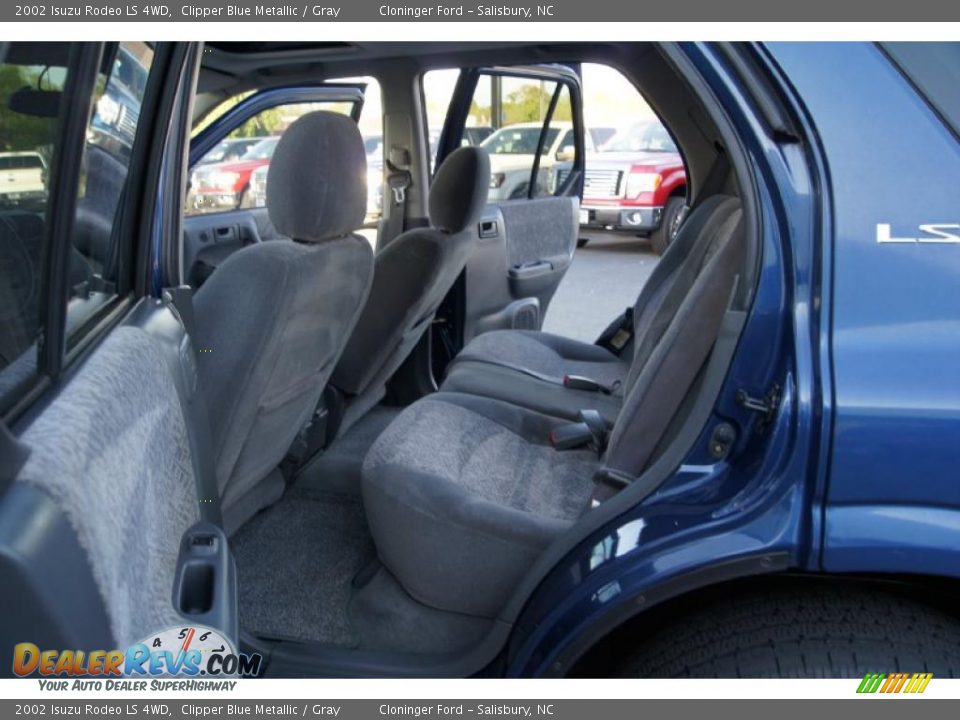 Gray Interior - 2002 Isuzu Rodeo LS 4WD Photo #10