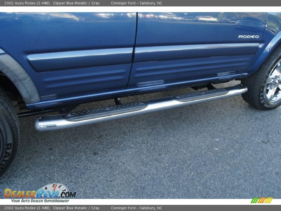 2002 Isuzu Rodeo LS 4WD Clipper Blue Metallic / Gray Photo #18