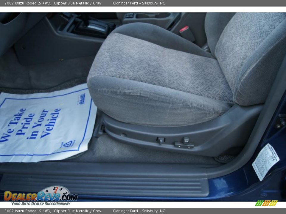 2002 Isuzu Rodeo LS 4WD Clipper Blue Metallic / Gray Photo #25