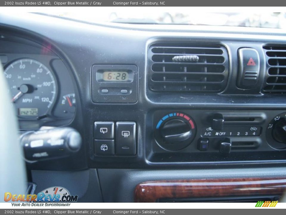 2002 Isuzu Rodeo LS 4WD Clipper Blue Metallic / Gray Photo #31
