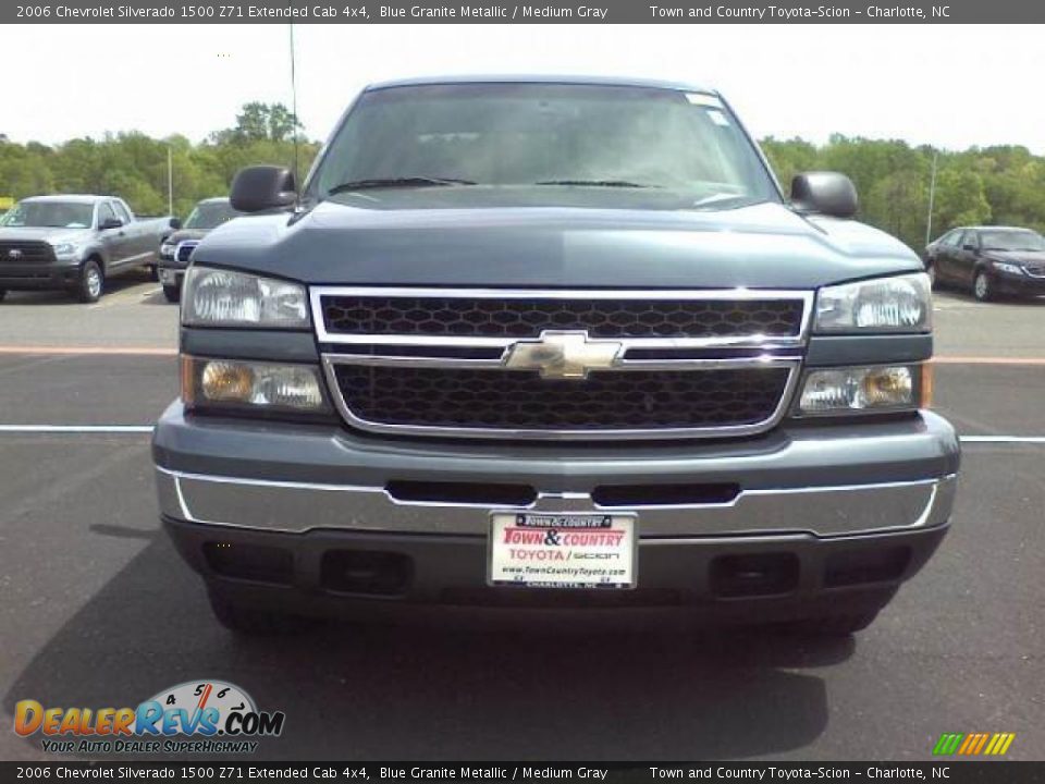 2006 Chevrolet Silverado 1500 Z71 Extended Cab 4x4 Blue Granite Metallic / Medium Gray Photo #2