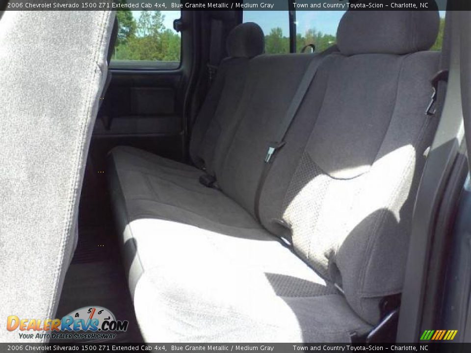 2006 Chevrolet Silverado 1500 Z71 Extended Cab 4x4 Blue Granite Metallic / Medium Gray Photo #7