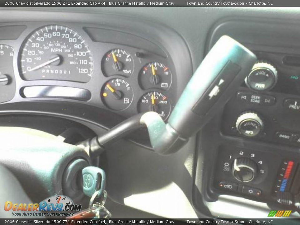 2006 Chevrolet Silverado 1500 Z71 Extended Cab 4x4 Blue Granite Metallic / Medium Gray Photo #10