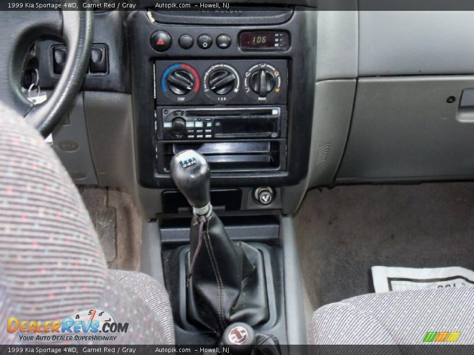 1999 Kia Sportage 4WD Garnet Red / Gray Photo #12
