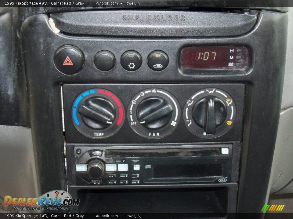 1999 Kia Sportage 4WD Garnet Red / Gray Photo #13