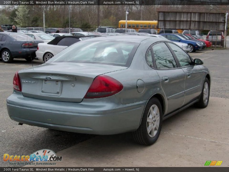 2005 Ford Taurus SE Windveil Blue Metallic / Medium/Dark Flint Photo #5