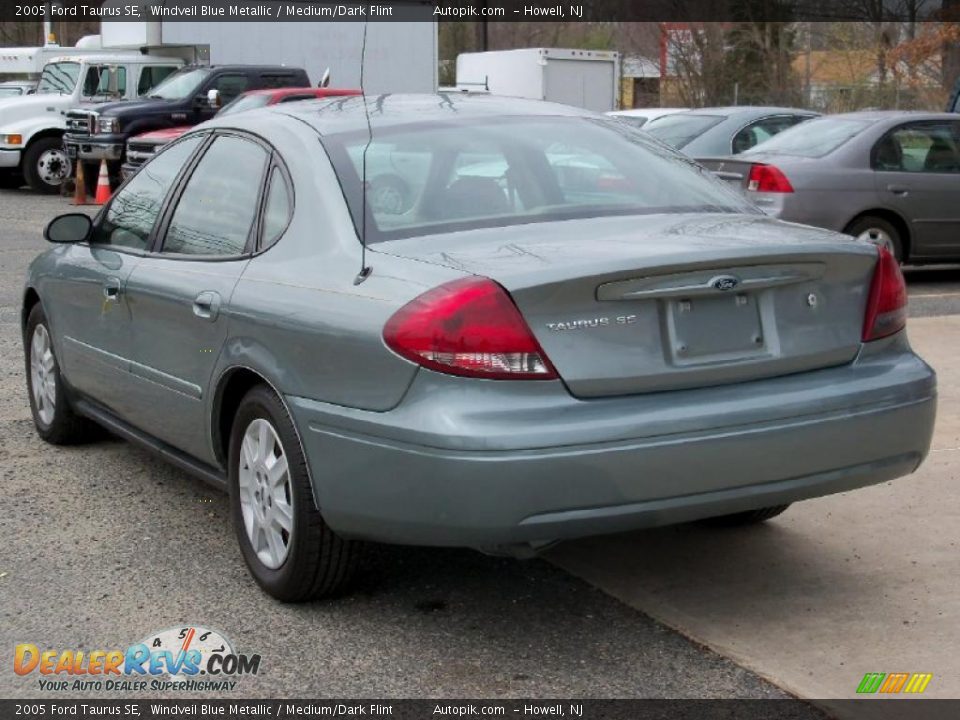 2005 Ford Taurus SE Windveil Blue Metallic / Medium/Dark Flint Photo #6