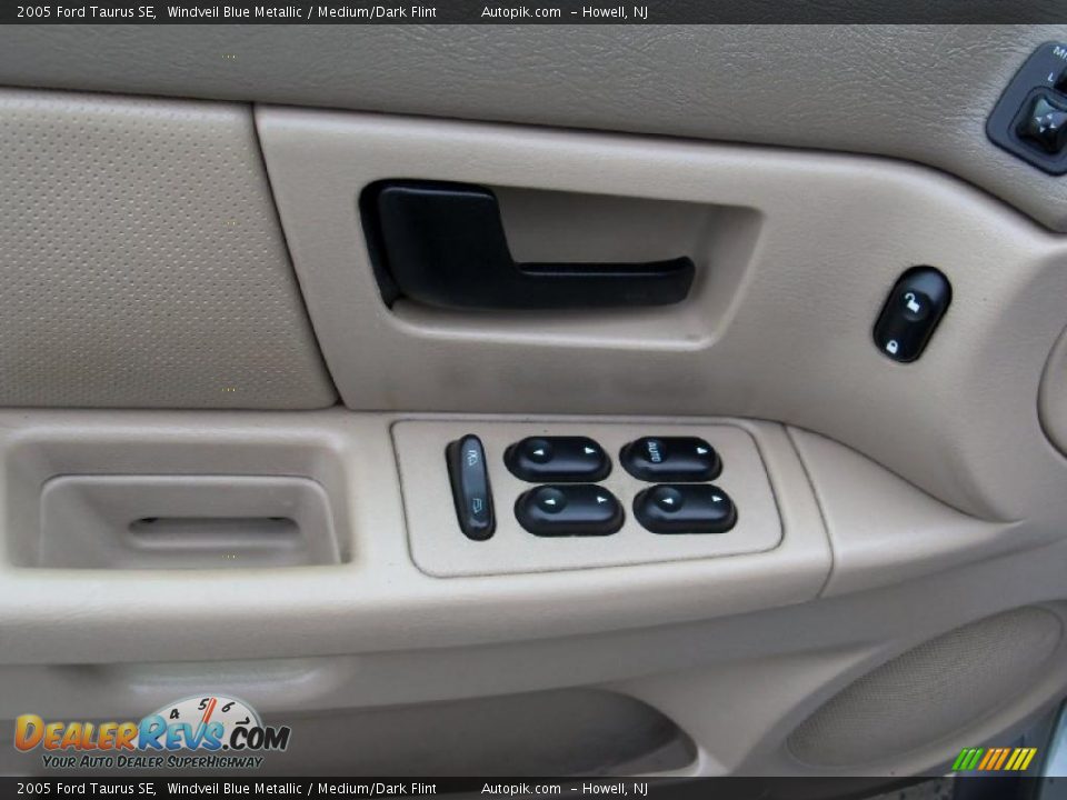 2005 Ford Taurus SE Windveil Blue Metallic / Medium/Dark Flint Photo #13