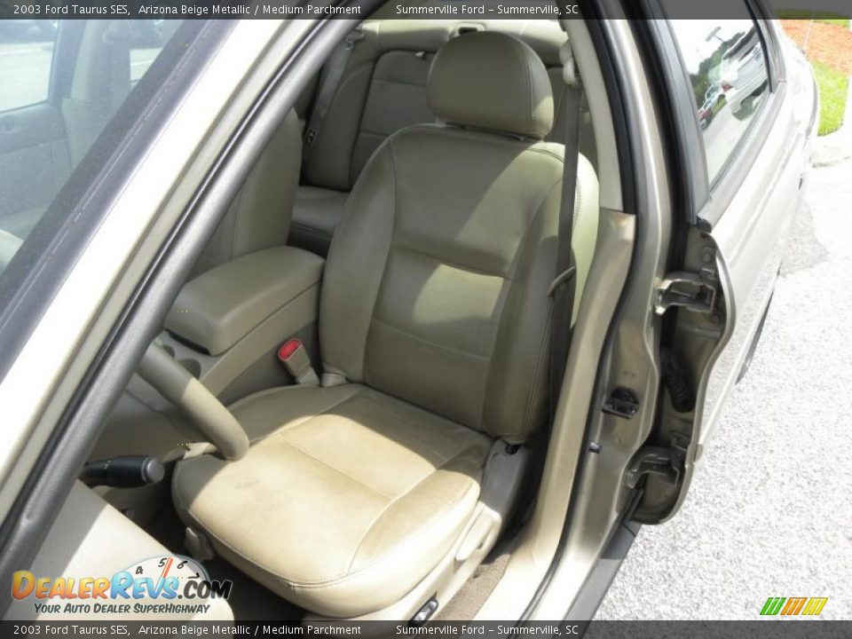 2003 Ford Taurus SES Arizona Beige Metallic / Medium Parchment Photo #5