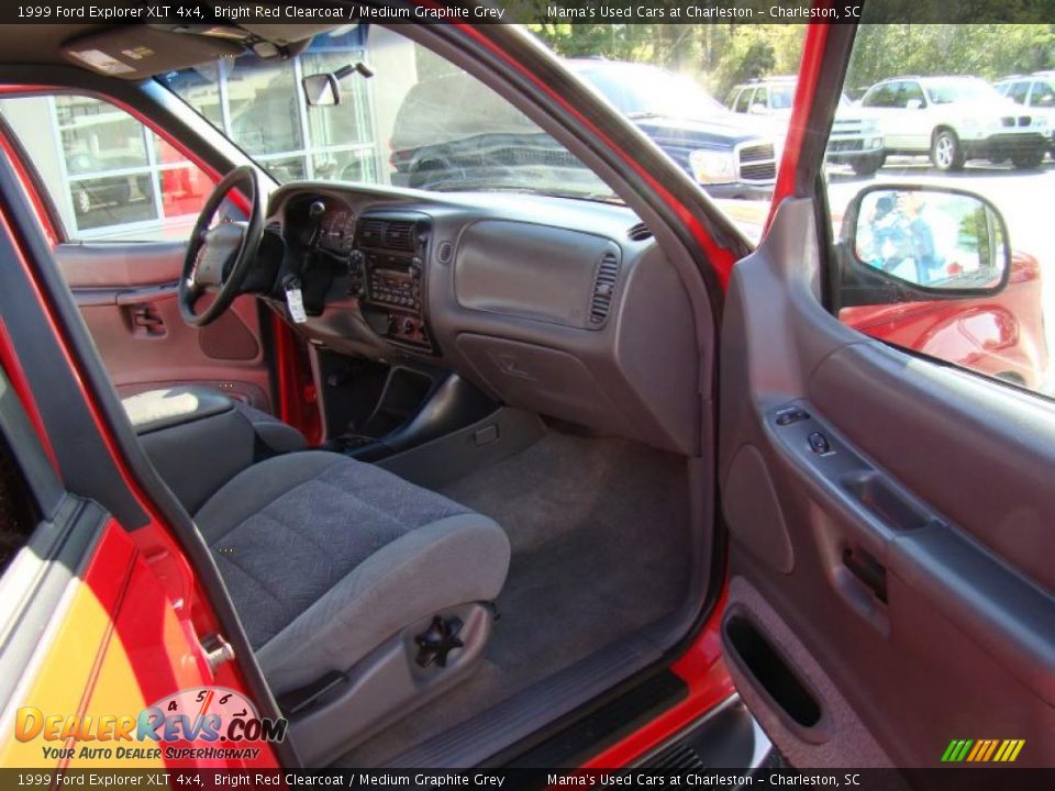 1999 Ford Explorer XLT 4x4 Bright Red Clearcoat / Medium Graphite Grey Photo #16