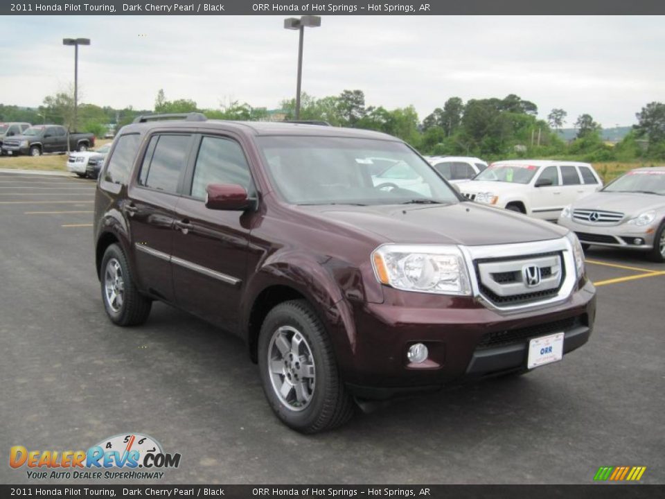 Front 3/4 View of 2011 Honda Pilot Touring Photo #7