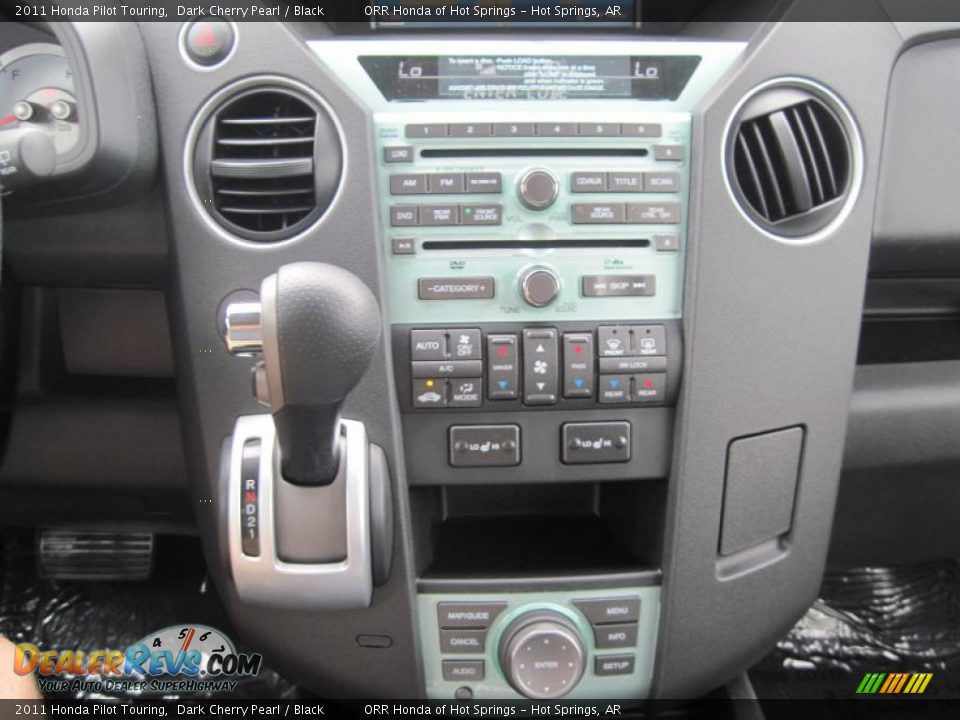 Controls of 2011 Honda Pilot Touring Photo #25