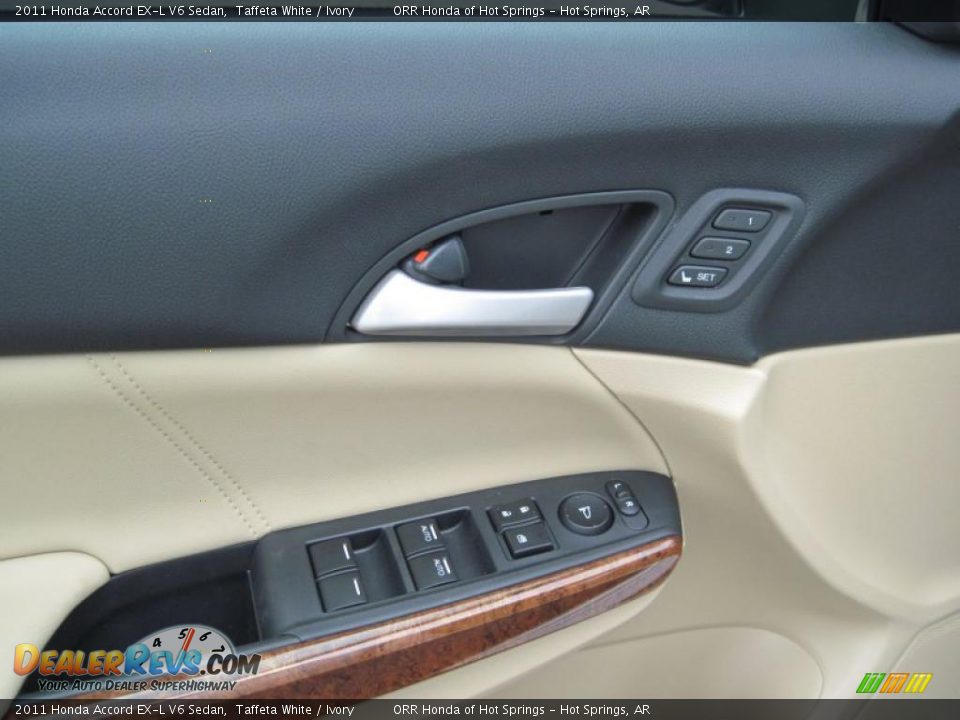 Controls of 2011 Honda Accord EX-L V6 Sedan Photo #12