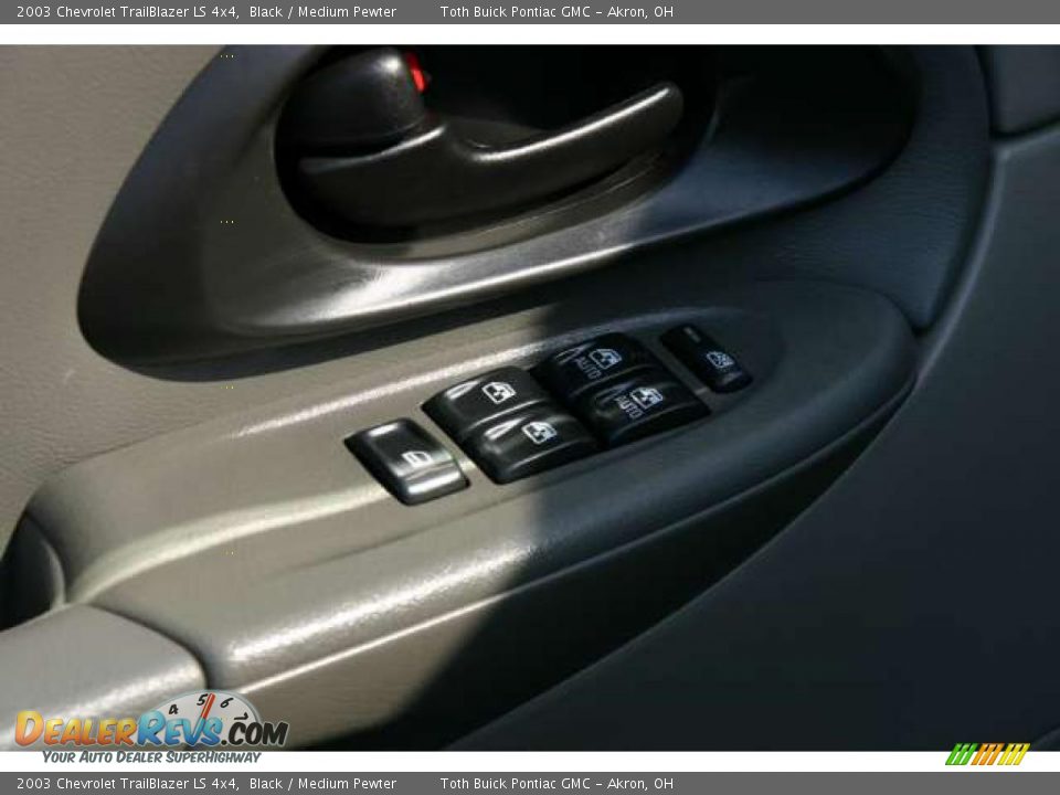 2003 Chevrolet TrailBlazer LS 4x4 Black / Medium Pewter Photo #7