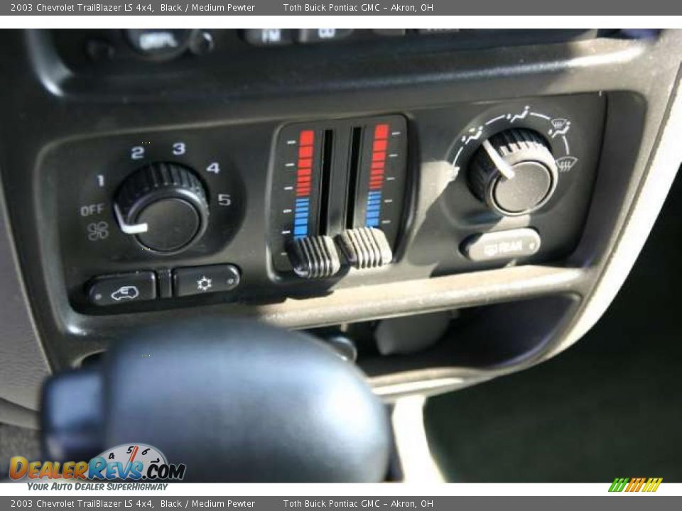2003 Chevrolet TrailBlazer LS 4x4 Black / Medium Pewter Photo #11