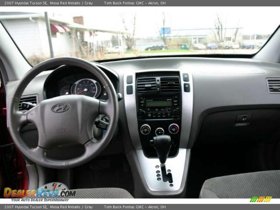 Dashboard of 2007 Hyundai Tucson SE Photo #6