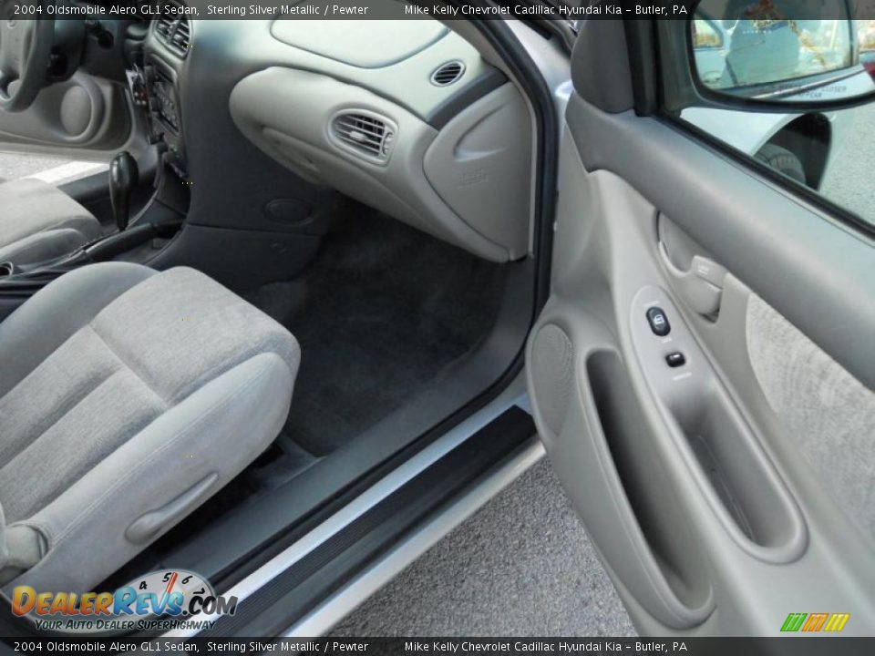 Pewter Interior - 2004 Oldsmobile Alero GL1 Sedan Photo #15