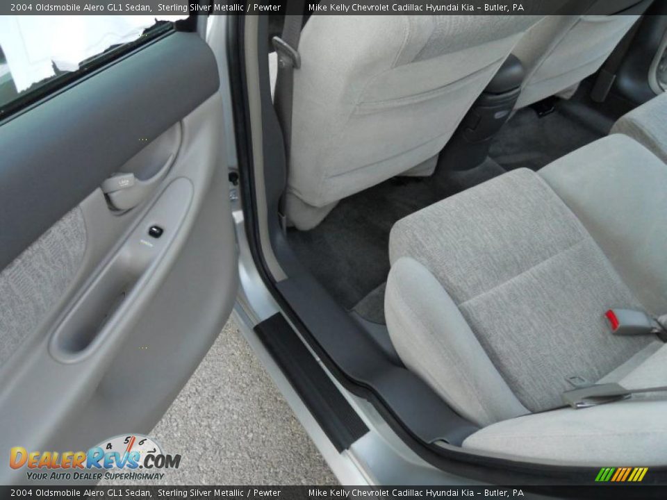 2004 Oldsmobile Alero GL1 Sedan Sterling Silver Metallic / Pewter Photo #19