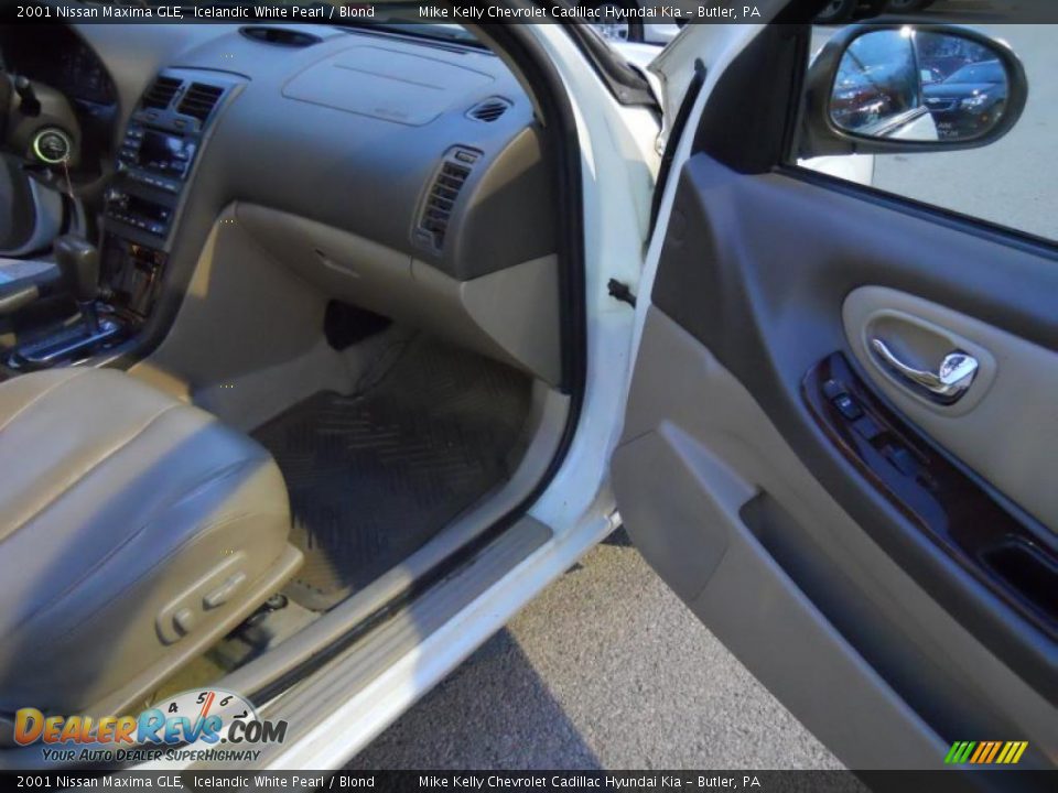 2001 Nissan Maxima GLE Icelandic White Pearl / Blond Photo #16