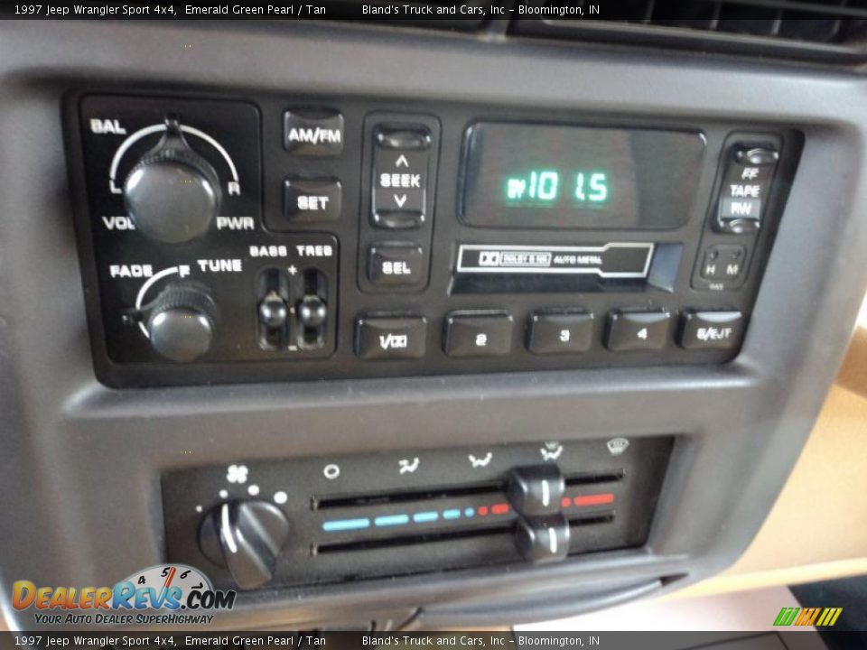 Controls of 1997 Jeep Wrangler Sport 4x4 Photo #7