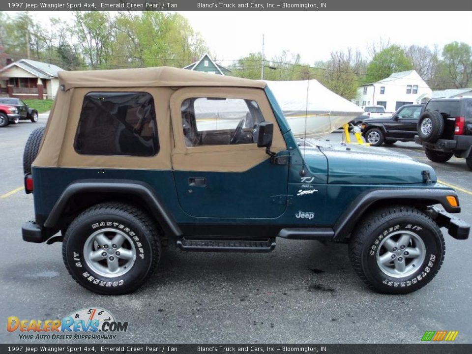 1997 Jeep Wrangler Sport 4x4 Emerald Green Pearl / Tan Photo #16