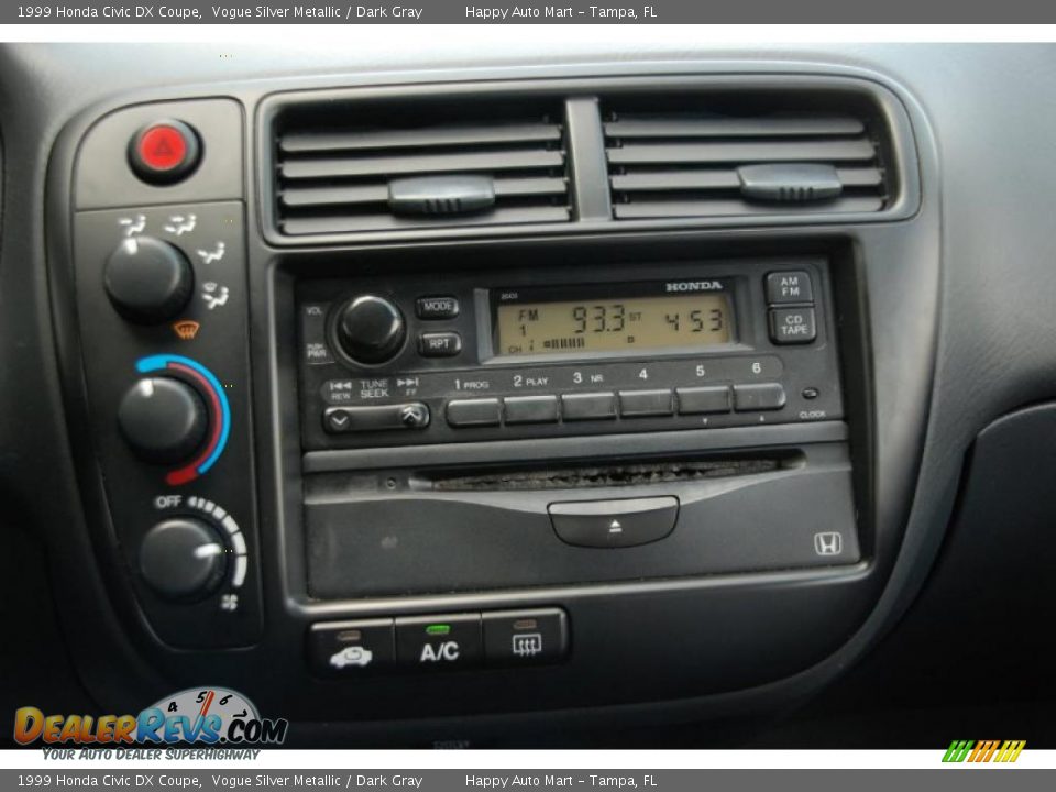 1999 Honda Civic DX Coupe Vogue Silver Metallic / Dark Gray Photo #17