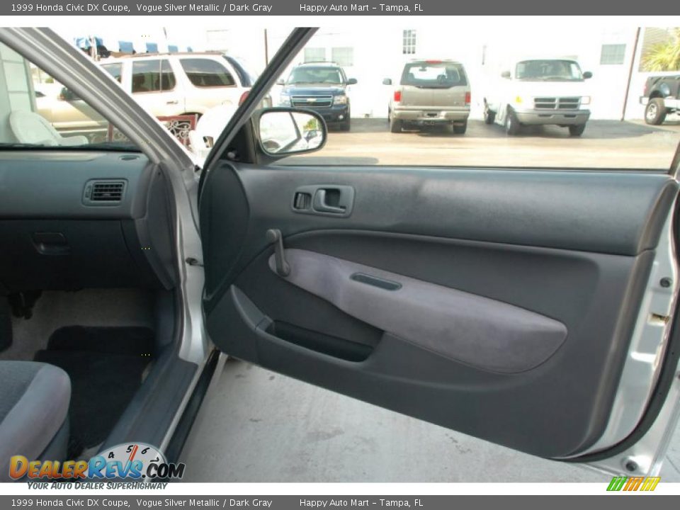 1999 Honda Civic DX Coupe Vogue Silver Metallic / Dark Gray Photo #22