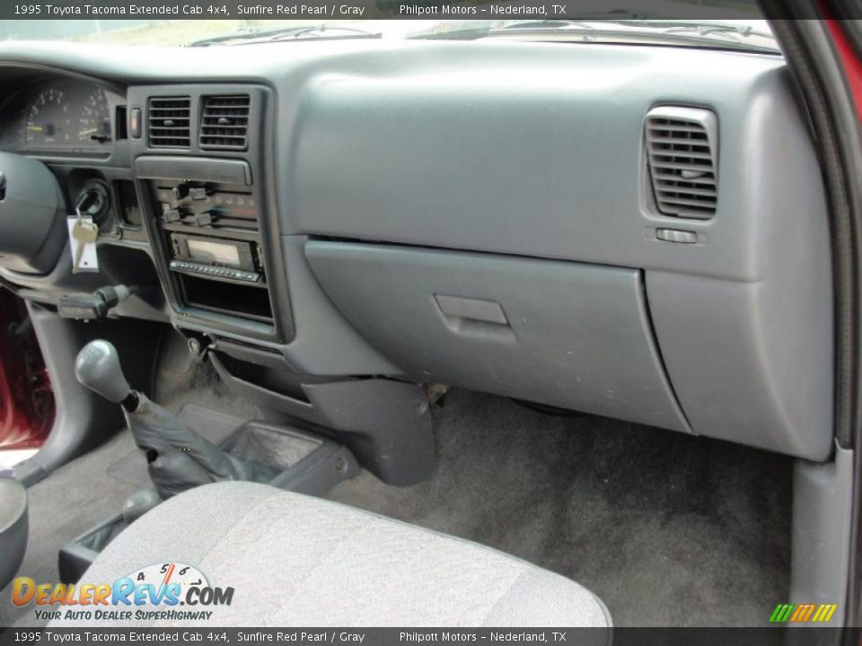 1995 Toyota Tacoma Extended Cab 4x4 Sunfire Red Pearl / Gray Photo #24