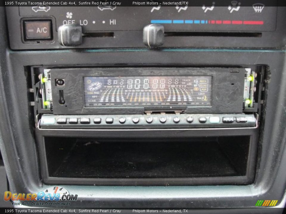 1995 Toyota Tacoma Extended Cab 4x4 Sunfire Red Pearl / Gray Photo #33