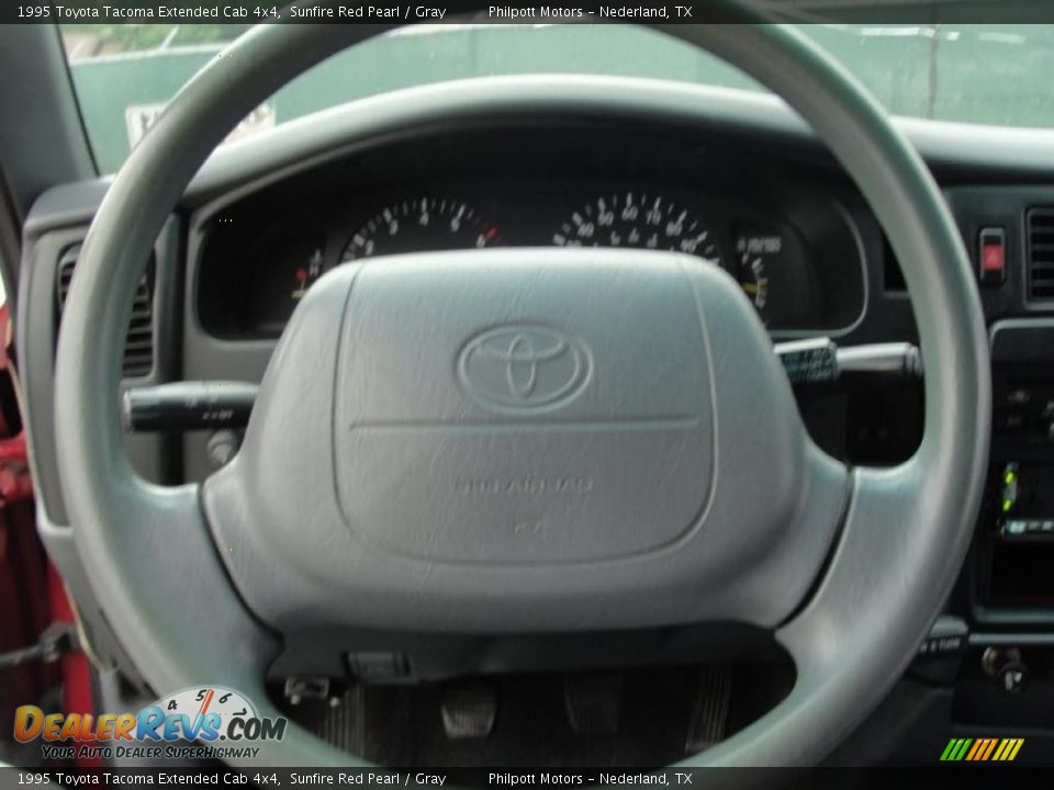 1995 Toyota Tacoma Extended Cab 4x4 Sunfire Red Pearl / Gray Photo #36