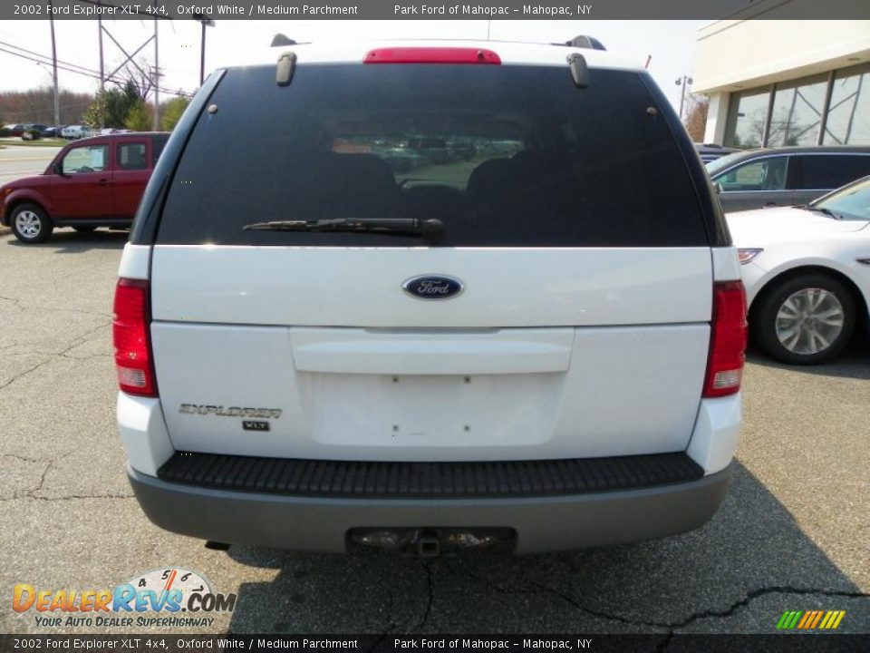 2002 Ford Explorer XLT 4x4 Oxford White / Medium Parchment Photo #17