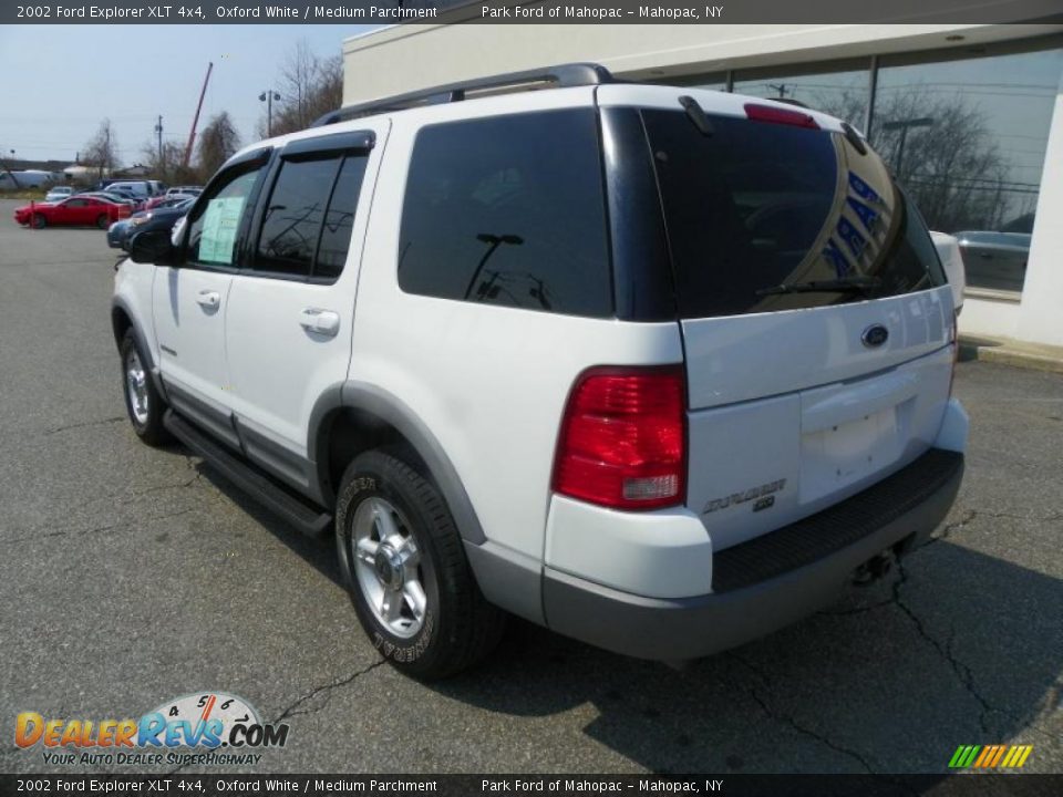 2002 Ford Explorer XLT 4x4 Oxford White / Medium Parchment Photo #18