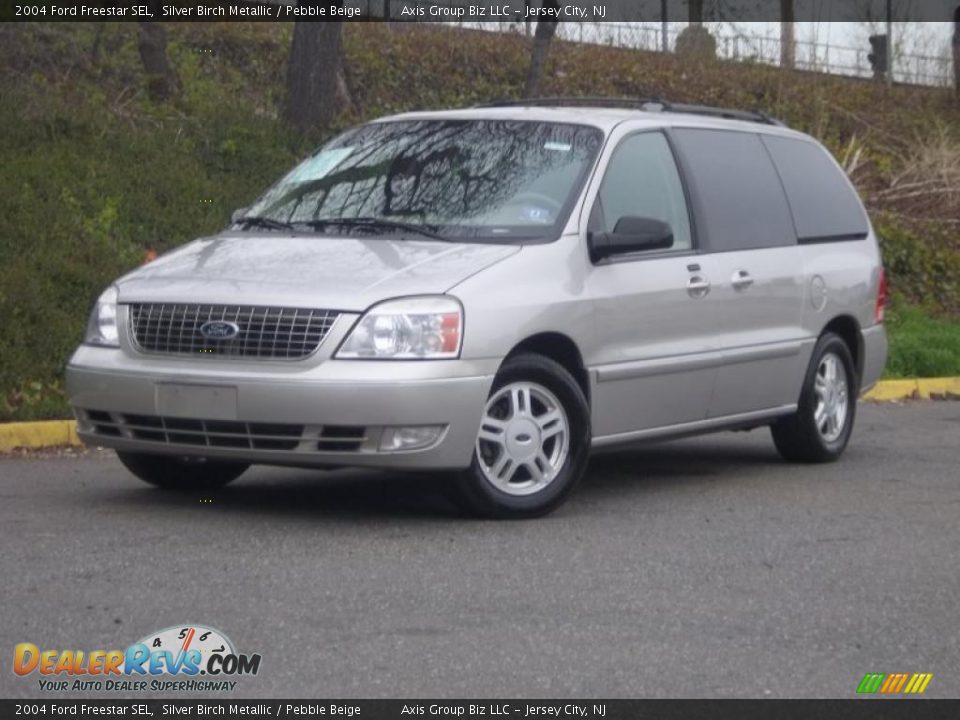 2004 Ford Freestar SEL Silver Birch Metallic / Pebble Beige Photo #33