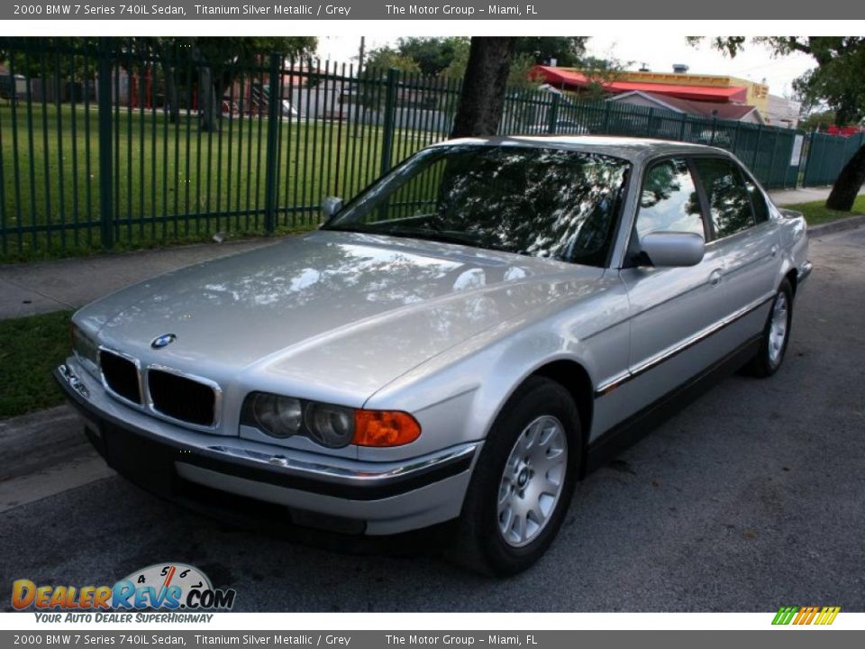 2000 BMW 7 Series 740iL Sedan Titanium Silver Metallic / Grey Photo #1