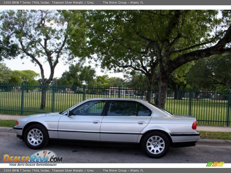 2000 BMW 7 Series 740iL Sedan Titanium Silver Metallic / Grey Photo #4