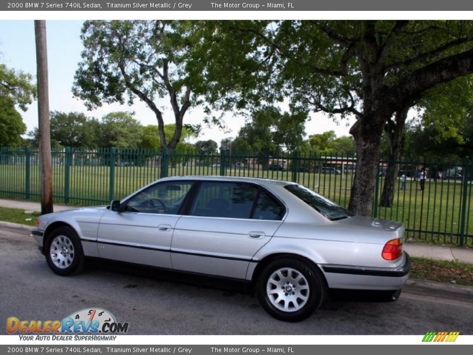 2000 BMW 7 Series 740iL Sedan Titanium Silver Metallic / Grey Photo #5