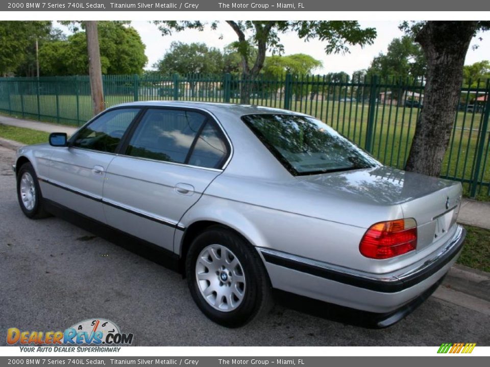 Titanium Silver Metallic 2000 BMW 7 Series 740iL Sedan Photo #6